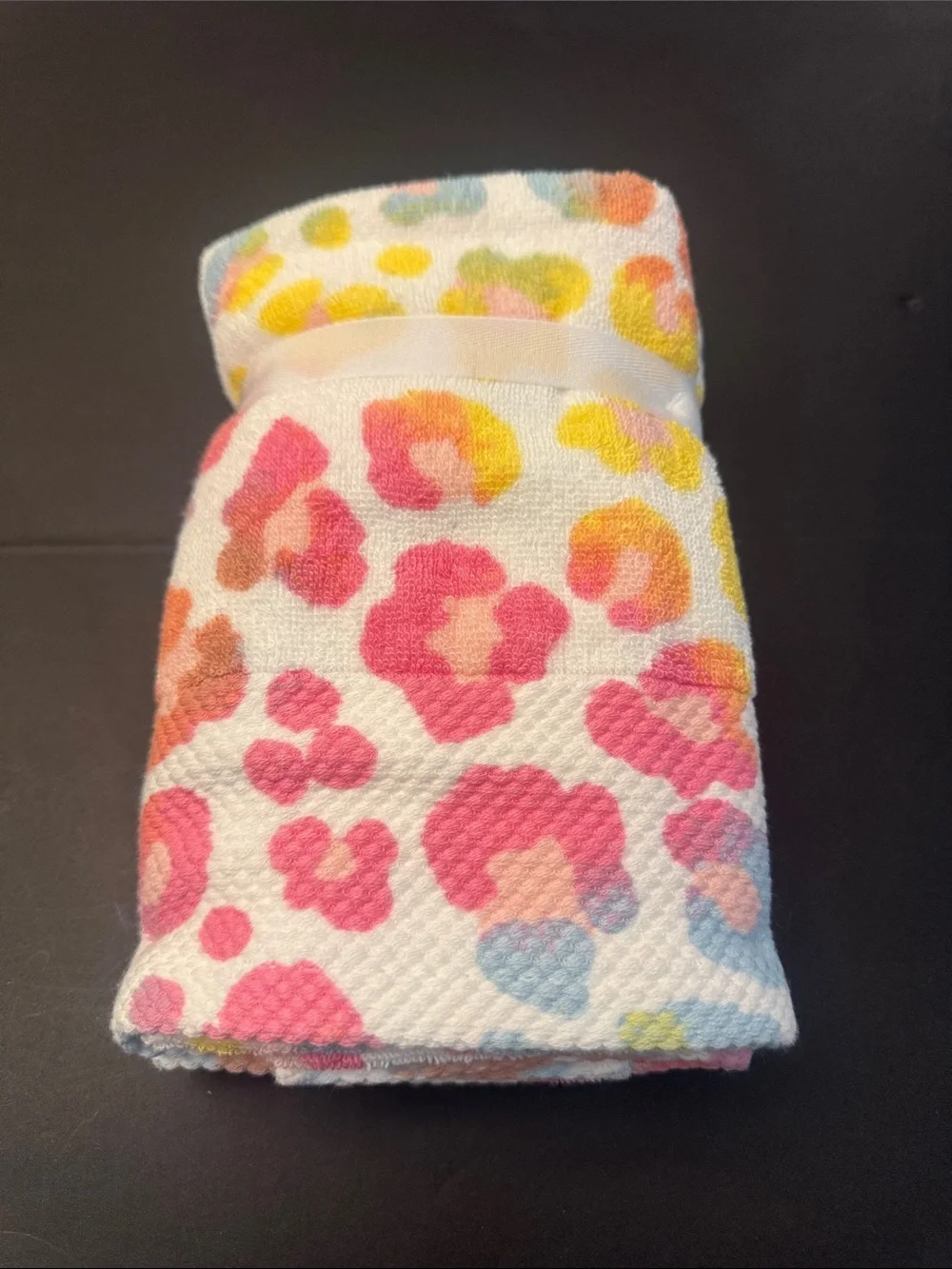 6pc DEBORAH CONNOLLY Multi Leopard Animal Print Bath Towel Set - White Pastel